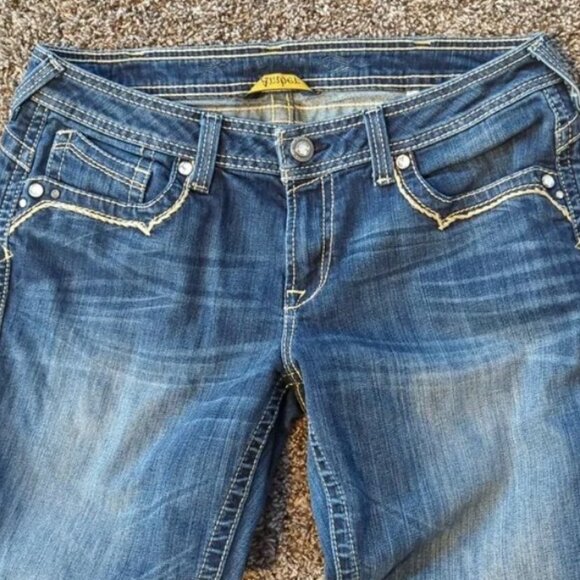 Ariat Women's Jean Size 31 Waist - Short Inseam - Approx 28.5 inches - Picture 5 of 6